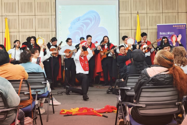 publicación Tradición y reconocimiento: Tuna UD, rinde homenaje a las madres en la Sede Tecnológica